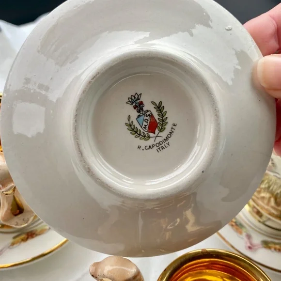 Capodimonte Painted Cupids Demitasse Espresso Cups and Saucers